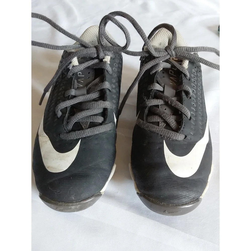NIKE ‎ FAST FLEX BLACK/WHITE BASEBALL/FOOTBALL CLEATS Kids Sz 12CW